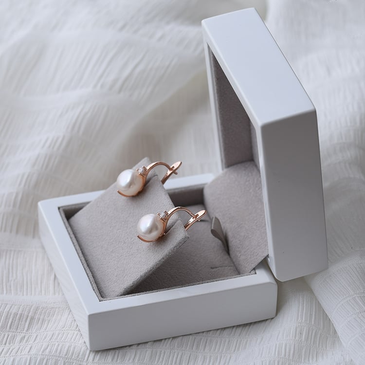 Vergoldete Hängeohrringe mit Perlen und Zirkonia Lauretta 65328