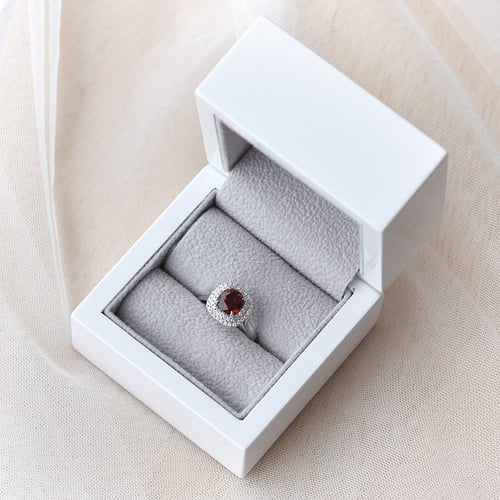 Luxuriöser Goldring mit Spinell und Diamanten Charmaine