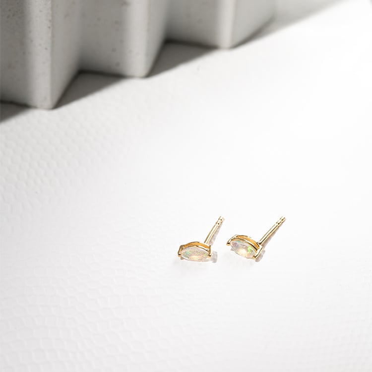 Minimalistische Silberohrringe mit Opalen Andine 131395