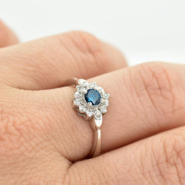 Verlobungsring mit blauen Diamanten 12803