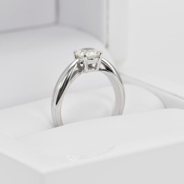 Verlobungsring aus Gold mit Diamanten 16251