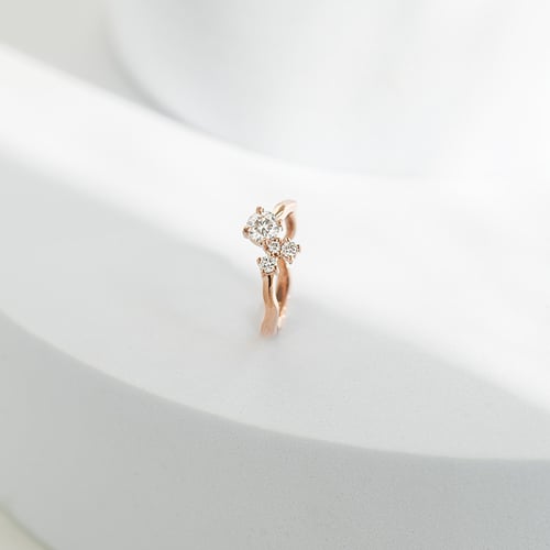 Cluster-Ring mit Moissanit und Lab Grown Diamanten Roche