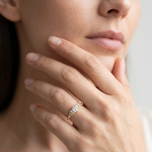 Romantischer Verlobungsring mit Lab Grown Diamanten Donell