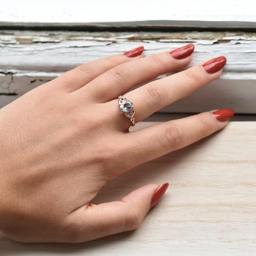 Goldener Aquamarinring mit Diamanten Alanyse