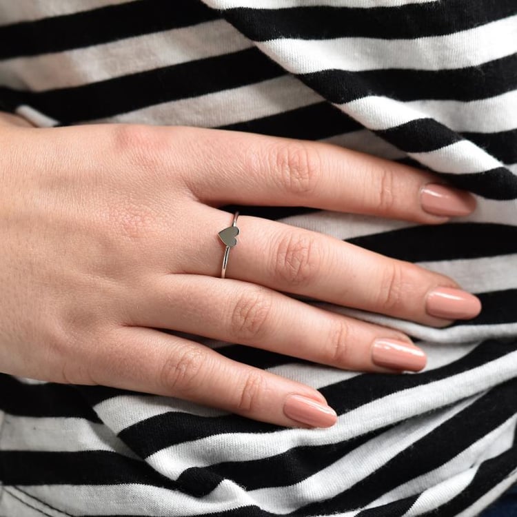 Minimalistischer Goldring mit Herz Ottilie 40035