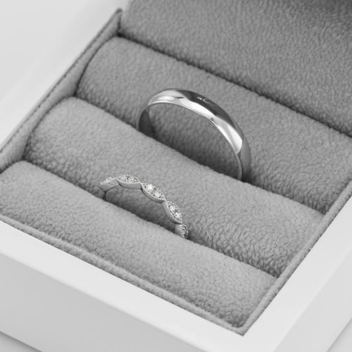 Eheringe aus einem Vintage-Ring mit Lab Grown Diamanten und einem Komfort-Ring Talita