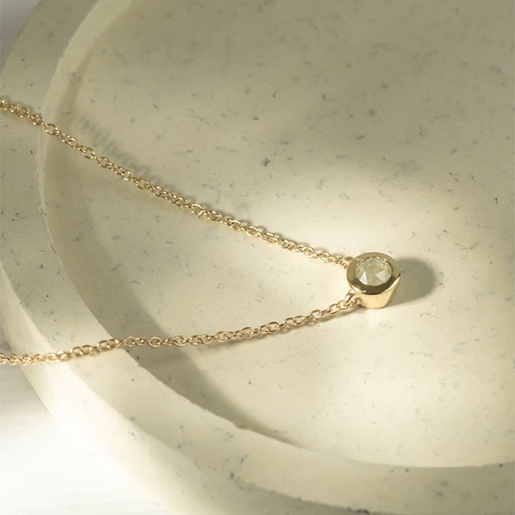 Zarte Kette mit einem Salt and Pepper Diamanten Glosie 120802