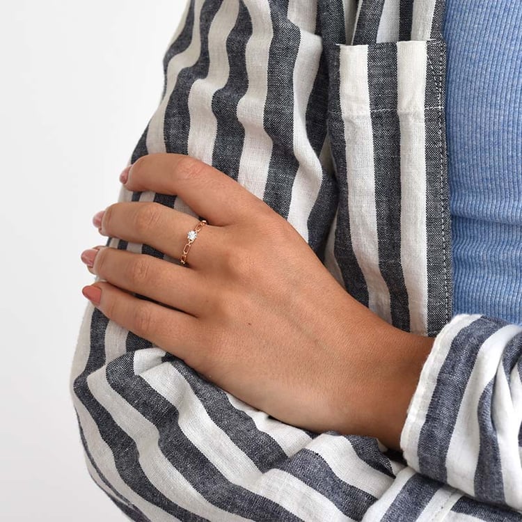 Unkonventioneller Diamantring Suzanne 84422