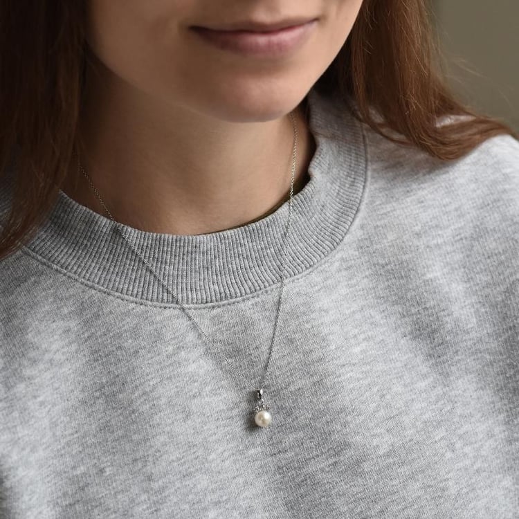 Goldener Anhänger mit Perle 43047