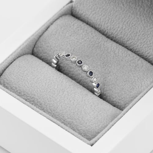 Goldener Memoryring mit Diamanten und blauen Saphiren Catalin