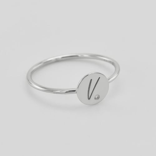 Ring aus Gold mit Diamant und Gravur Narik
