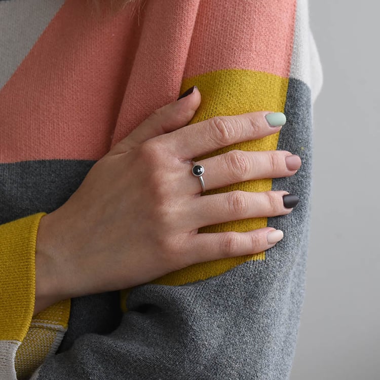 Goldring mit schwarzem Rosenschliff-Diamant Cleve 73598