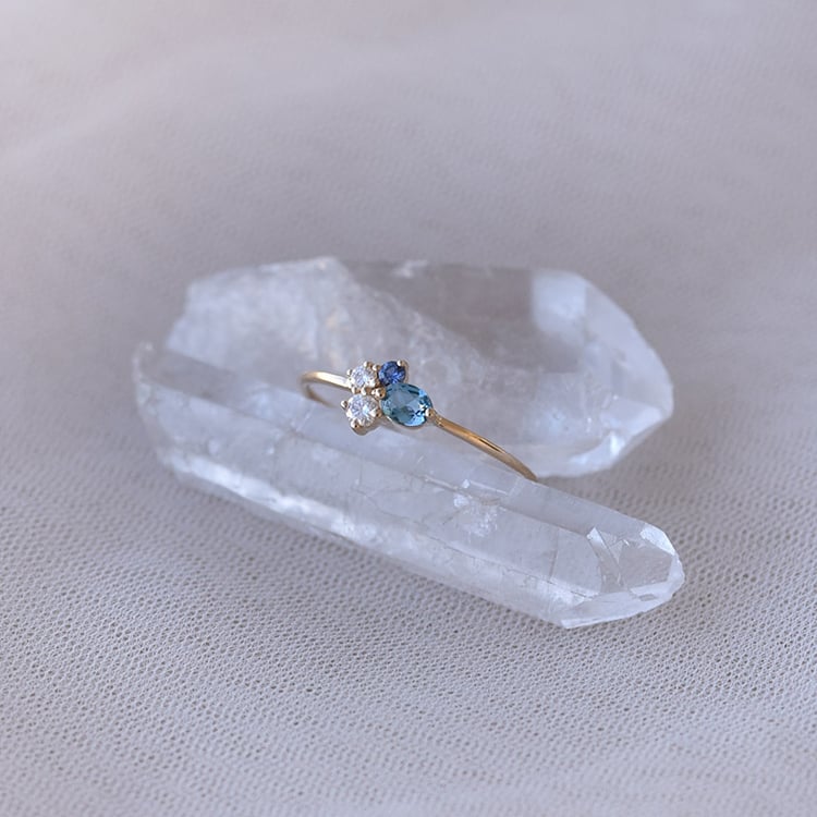 Goldener Cluster-Ring mit Topas, Saphir und Moissanit Avah 67381