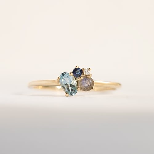 Cluster-Ring mit Aquamarin, Labradorit, Saphir und Diamant Bluma