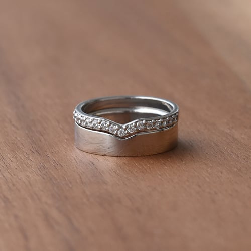 Goldene Eheringe mit Diamanten Marveille