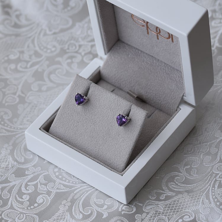 Herzchen Ohrstecker mit Amethyst in Eppi-Geschenkbox 63808