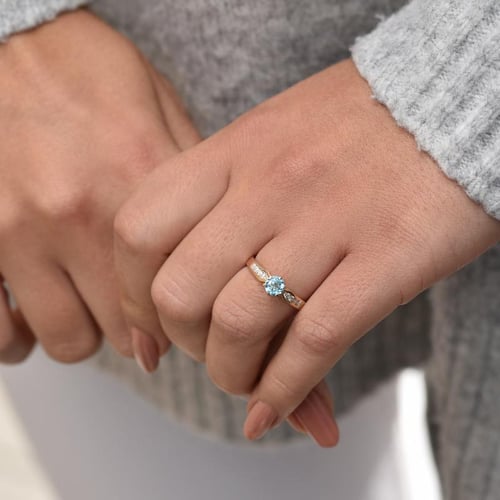 Verlobungsring mit Topas und Diamanten Mita