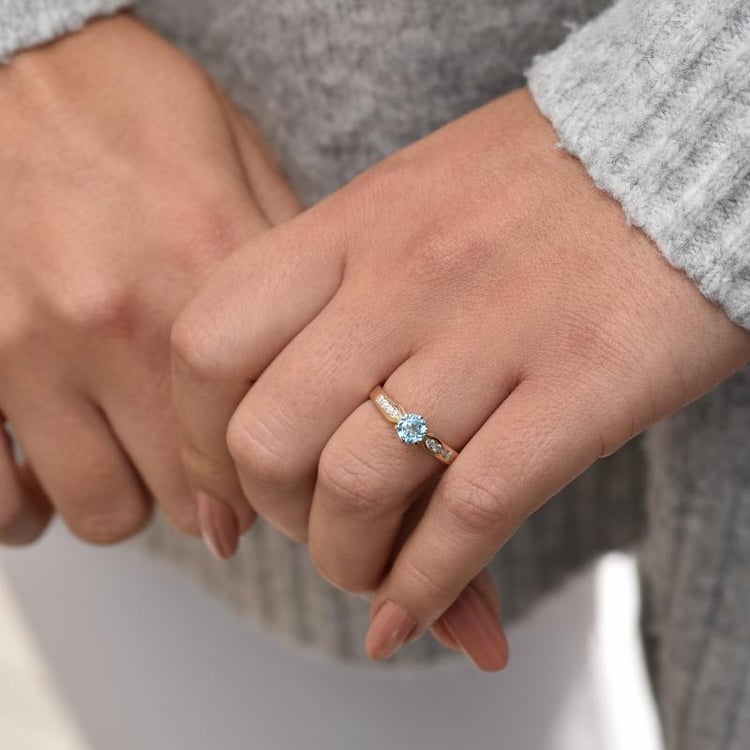 Verlobungsring mit Topas und Diamanten Mita 35439