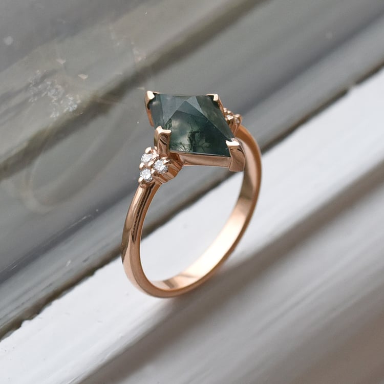 Einzigartiger Verlobungsring mit Moosachat Kettil 71595