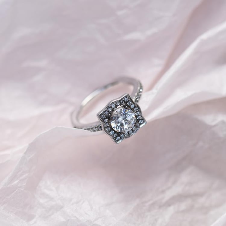 Ring mit Diamanten 49476