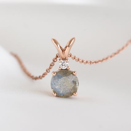 Goldener Anhänger mit Labradorit und Diamant Timotei