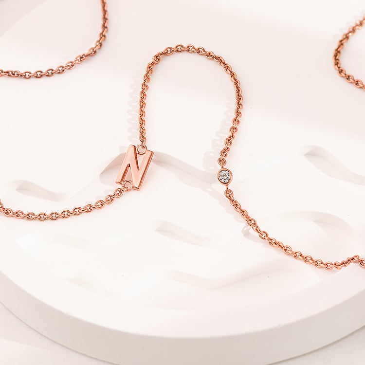 Halskette mit einem Buchstaben Ihrer Wahl und Lab Grown Diamanten Lupe 156745