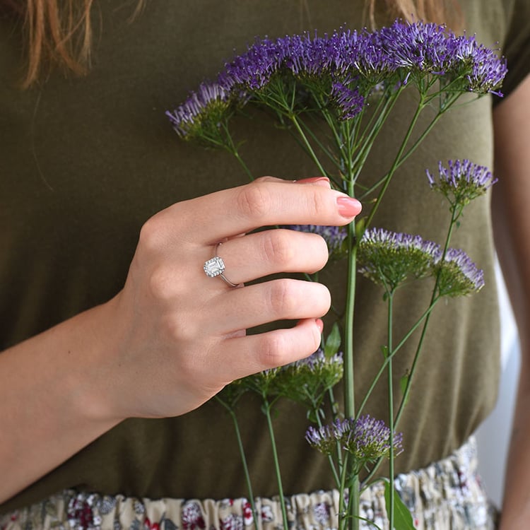 Verlobungsring mit Emerald-Diamant Valma 82429