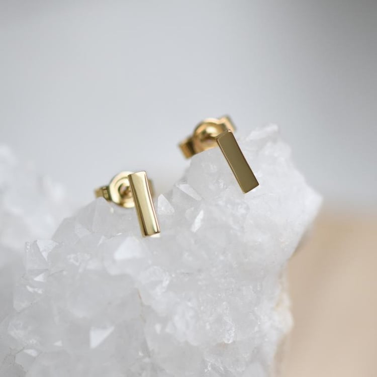 Minimalistische längliche Ohrstecker aus Gold Bar 49811