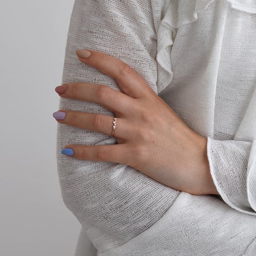Goldener Verlobungsring mit Diamanten Blanka
