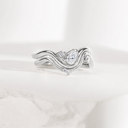 Romantisches Verlobungs-Set mit Diamantringen Susan