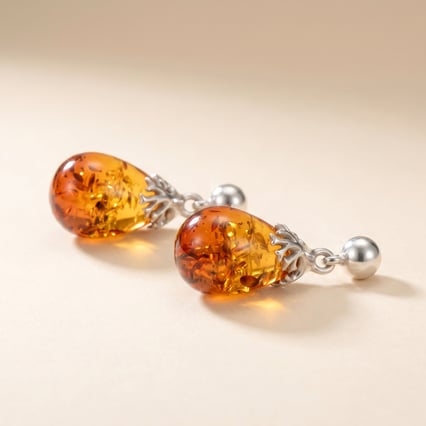 Silberne Hängeohrringe mit Bernstein Dana