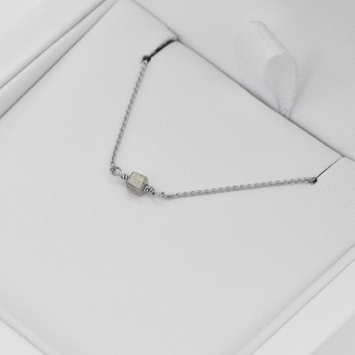 Goldenes Armband mit kubischem Diamant Memore