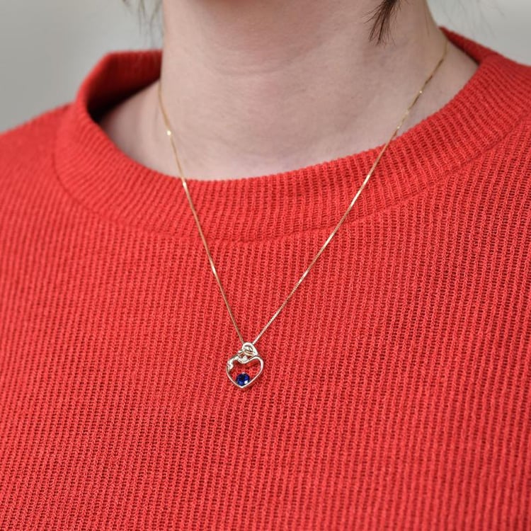 Silberner Anhänger Mutter und Kind mit Saphir und Diamant 108863