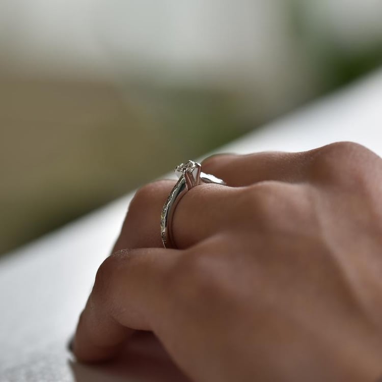 Ring mit Diamanten 34619