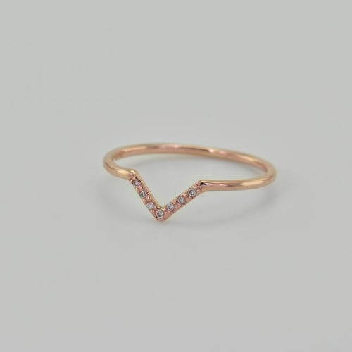 Goldener Ring mit Diamanten Bebeha