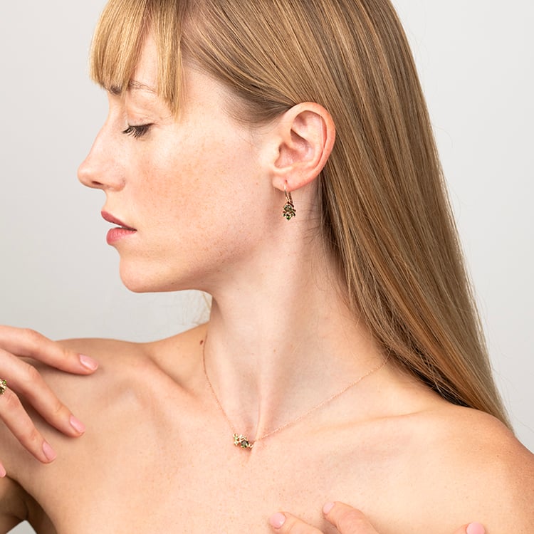 Cluster Ohrringe mit Moldaviten, Saphiren und Diamanten Gita 146830