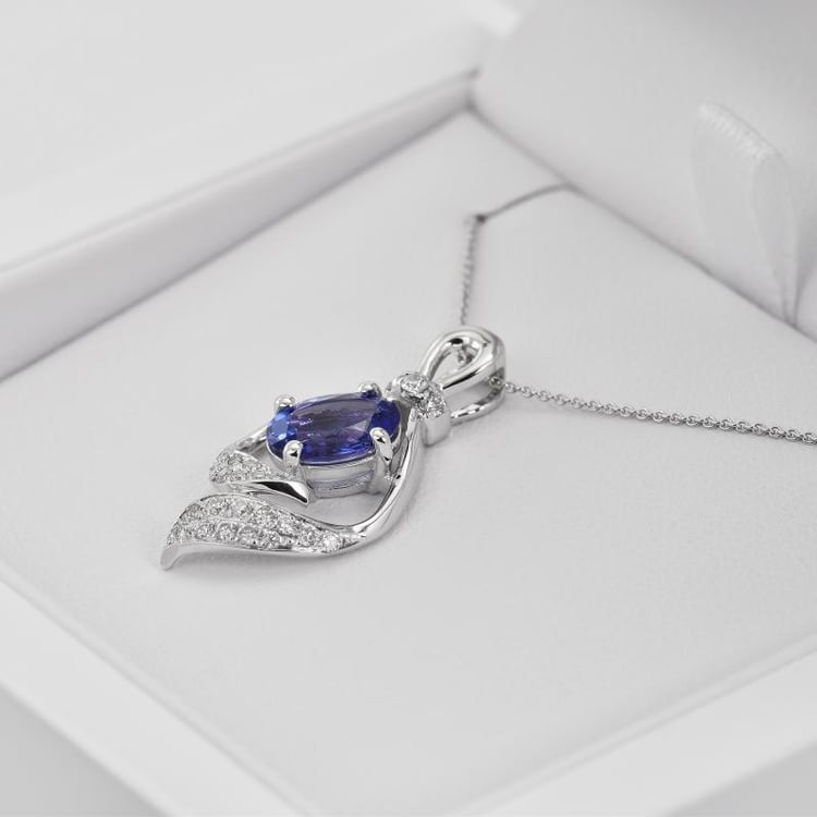 Halskette mit Tansanit und Diamanten 6160