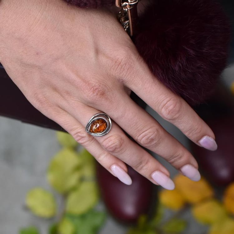 Ring mit Bernstein 25907