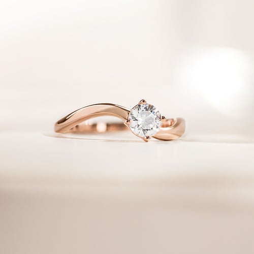 Atypischer Verlobungsring mit Diamant Livia
