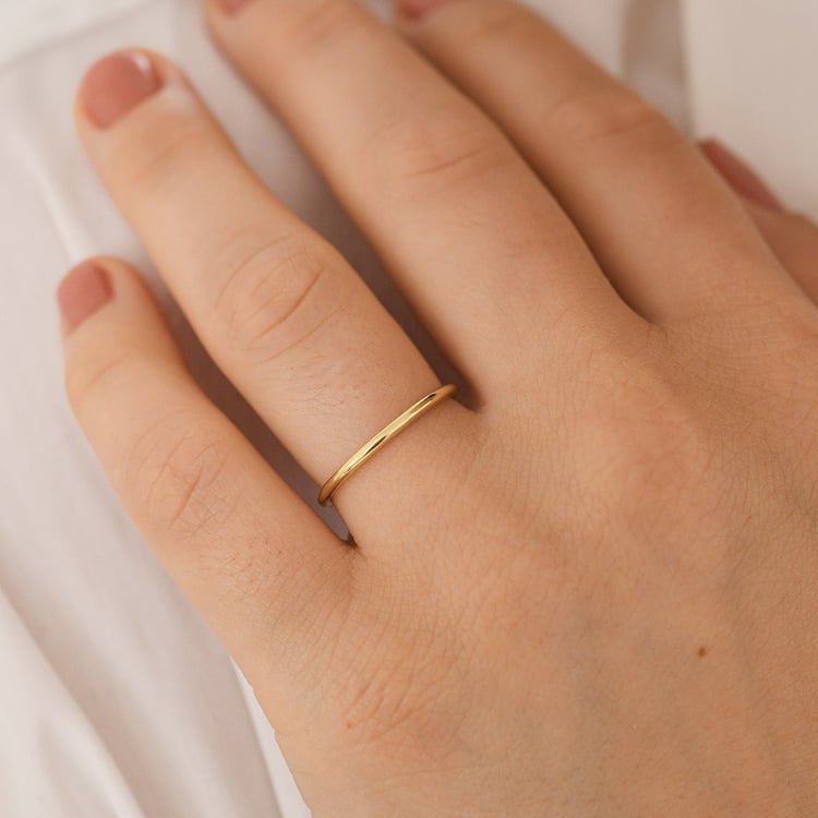 Minimalistische Eheringe aus Gold Alays 157177