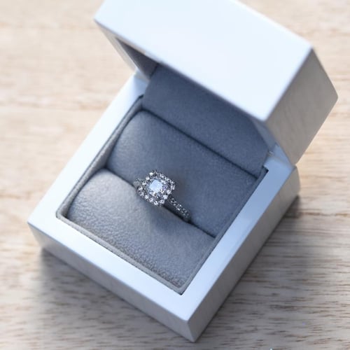 Vintage Verlobungsring mit Prinzessdiamant Josephine