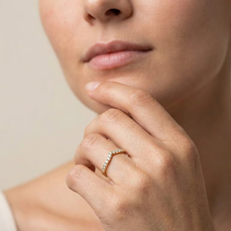 Eternity Scheidungsring in V-Form mit strahlenden Lab Grown Diamanten Evald 166471