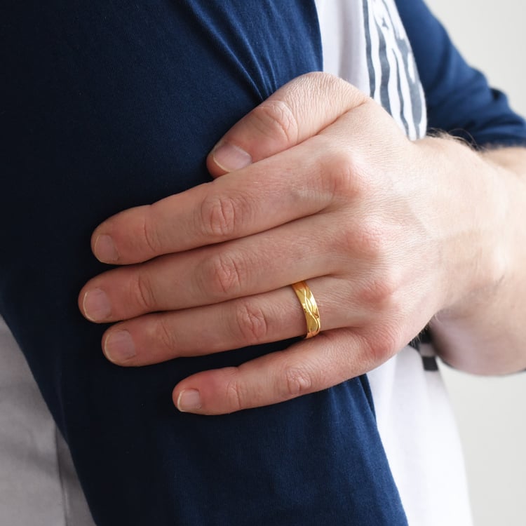 Eheringe aus Gold mit Gravur und Diamanten Consus 76987