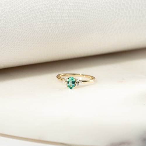 Verlobungsring mit Smaragd und Diamanten Sheldo