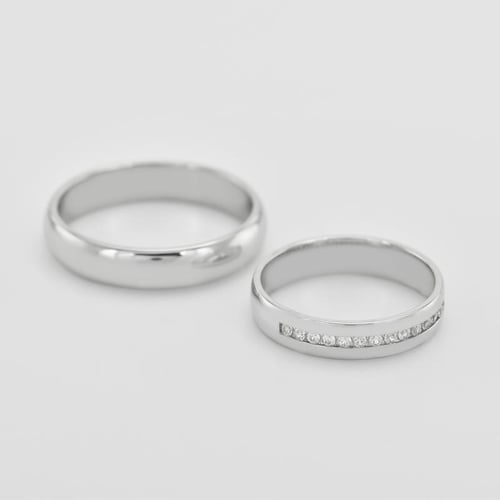 Goldene Eheringe mit Memoryring mit Lab Grown Diamanten Tiall