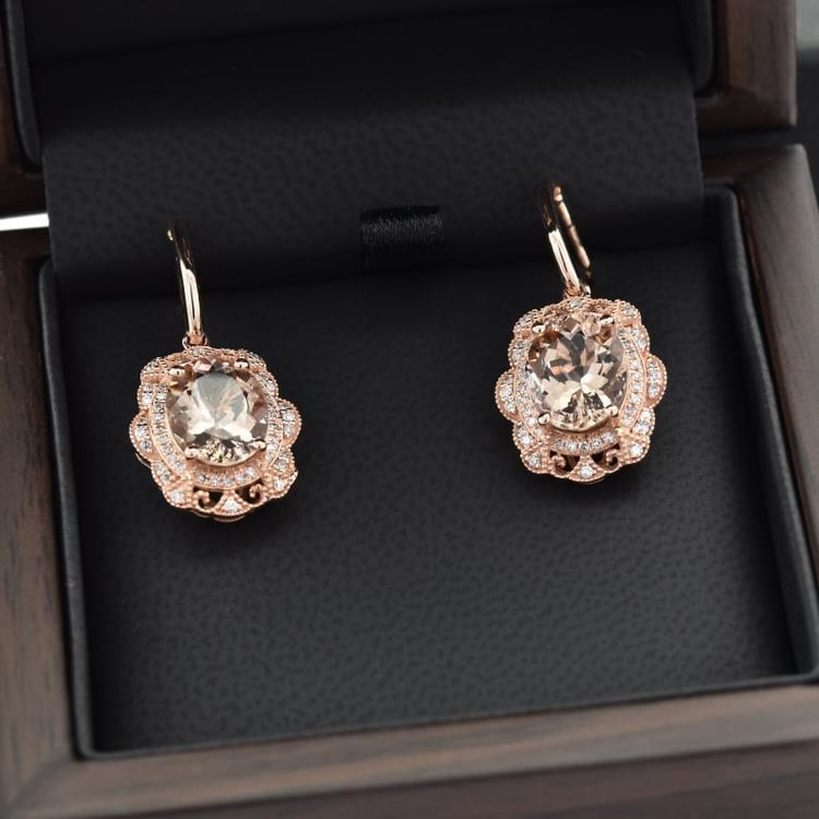 Goldene Ohrringe mit Morganit und Diamanten Moul 19665