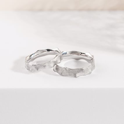 Eheringe mit goldenen Diamanten Spikes