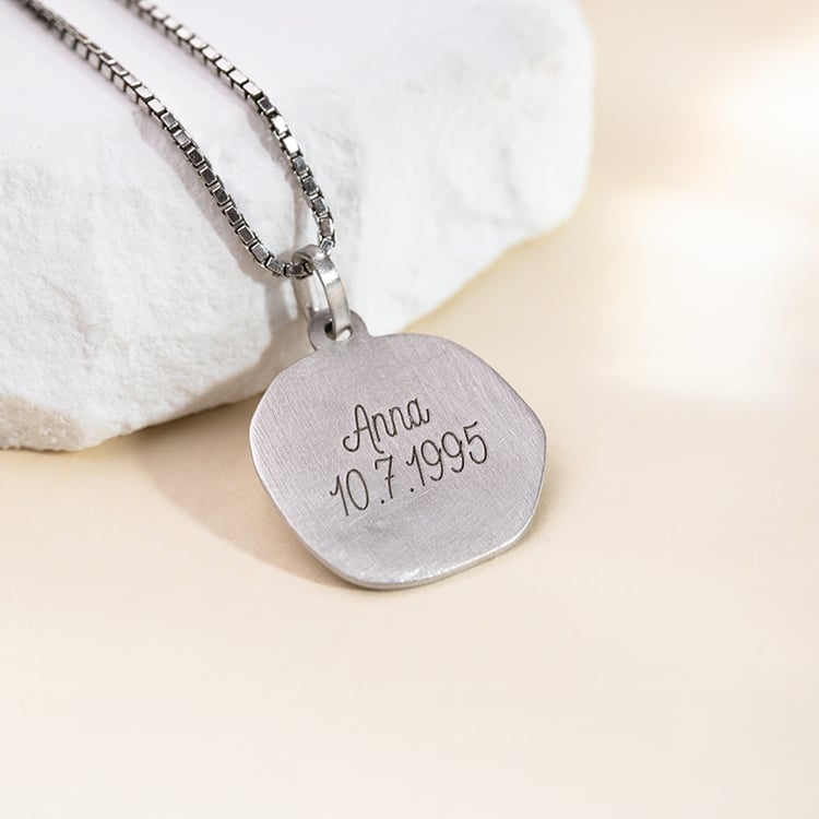 Goldanhänger mit Symbolen des Tierkreiszeichens 151715