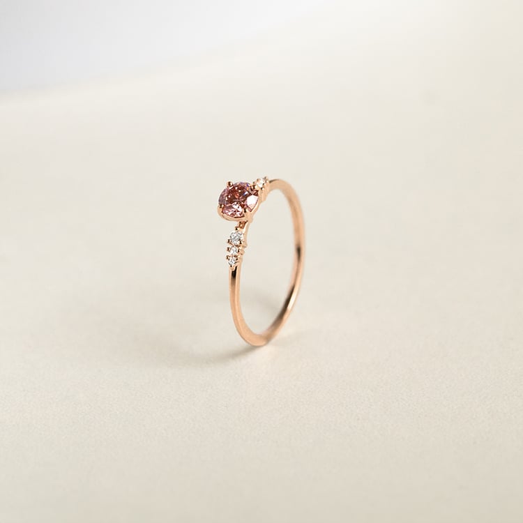Verlobungsring mit zertifiziertem fancy rosa Lab Grown Diamanten Amity 144824