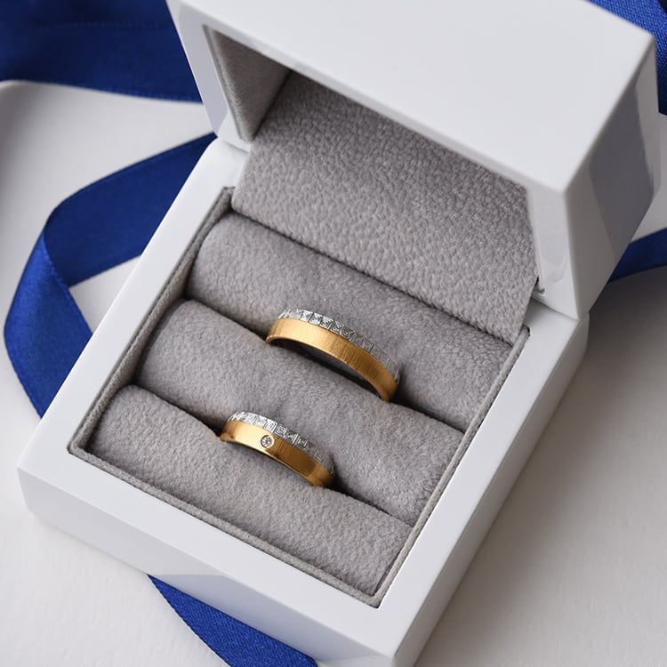 Eheringe aus mehrfarbigem Gold mit einem Diamanten Jannike 76417